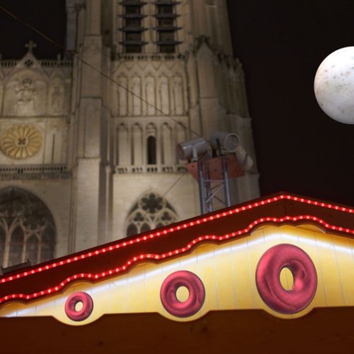 Près de la cathédrale de Sens, n° 1