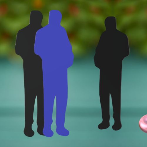 3 hommes discutant